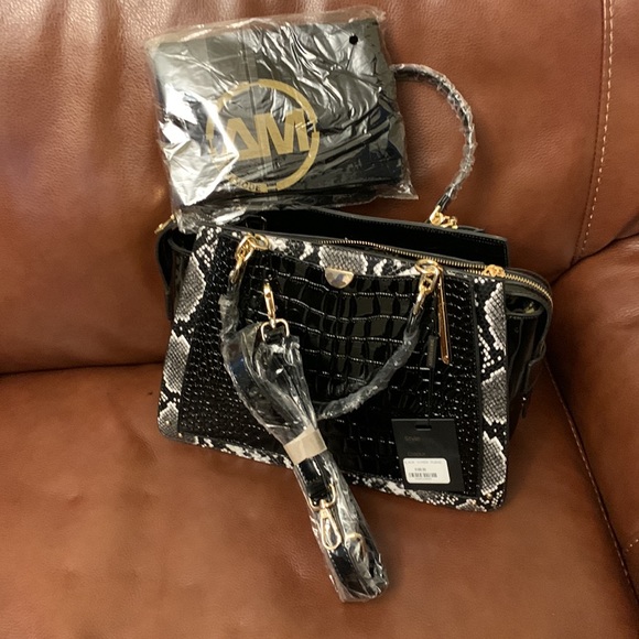 ameri mode black viper purse with straps and dust bag - Picture 5 of 11